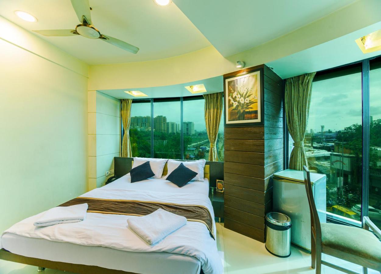 La Hotel Metro Near Bkc Мумбай Екстериор снимка
