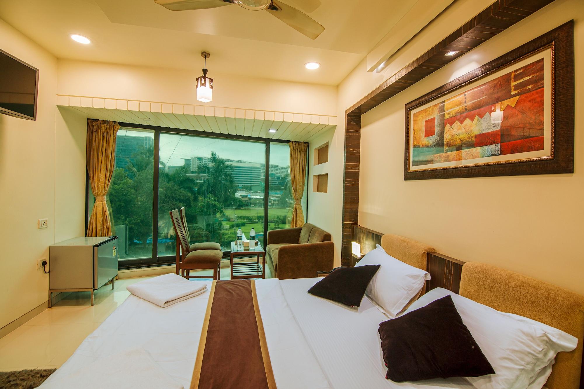La Hotel Metro Near Bkc Мумбай Екстериор снимка