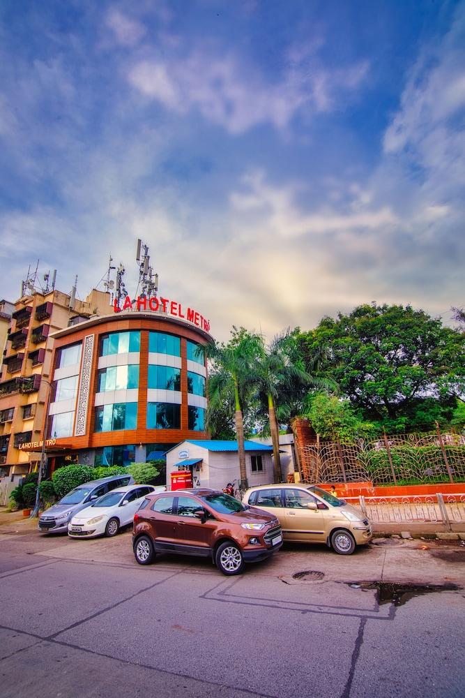 La Hotel Metro Near Bkc Мумбай Екстериор снимка