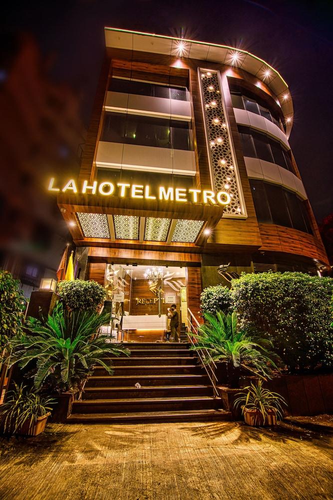 La Hotel Metro Near Bkc Мумбай Екстериор снимка