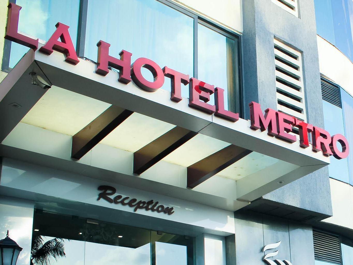 La Hotel Metro Near Bkc Мумбай Екстериор снимка